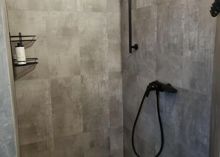 Spacious With Balcony! パルヌ