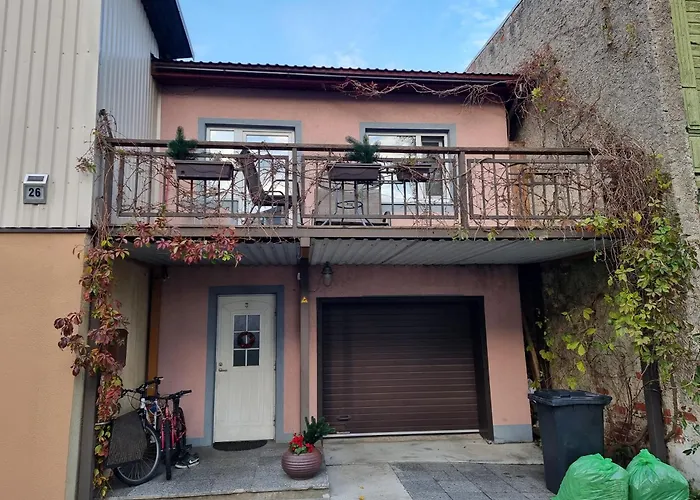 Spacious With Balcony! * パルヌ